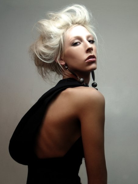 Female model photo shoot of Laura Hinkel