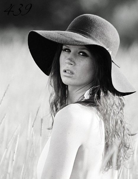 Female model photo shoot of Lauralee Ellis