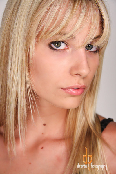 Female model photo shoot of Taryen Hooper