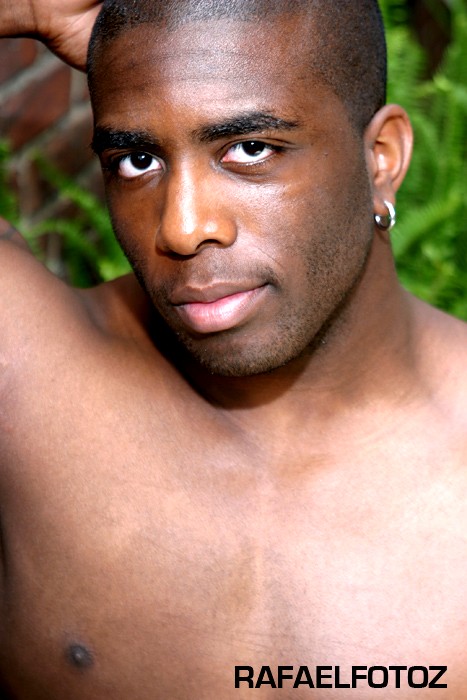 Male model photo shoot of Marquise Moses