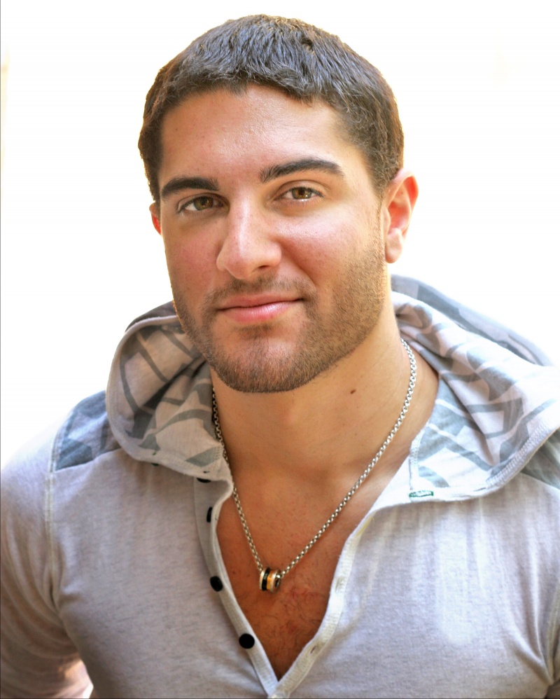 Male model photo shoot of Andrew Liscio