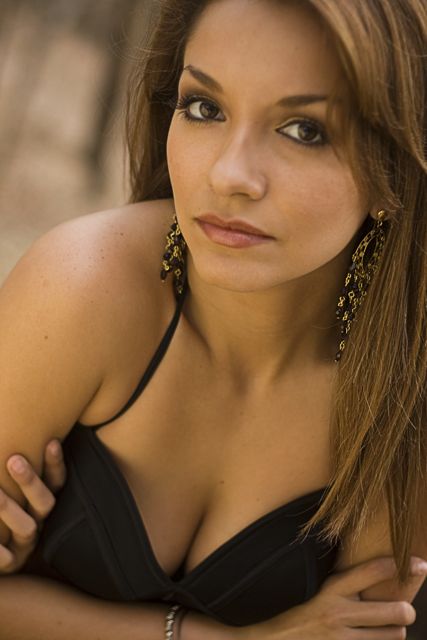 Female model photo shoot of Marianela Tobar
