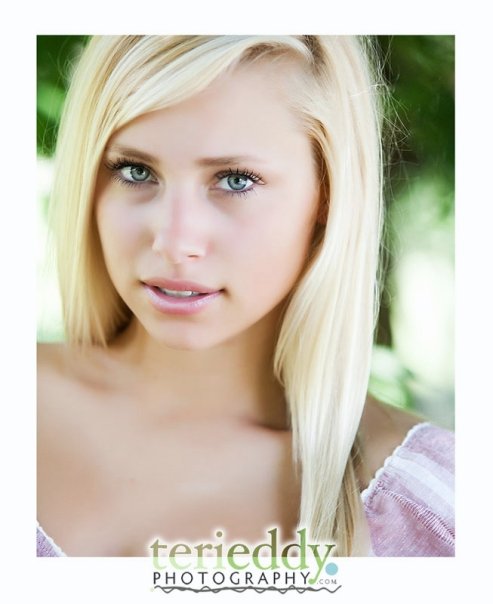 Female model photo shoot of Angela_H by Teri Eddy Photography