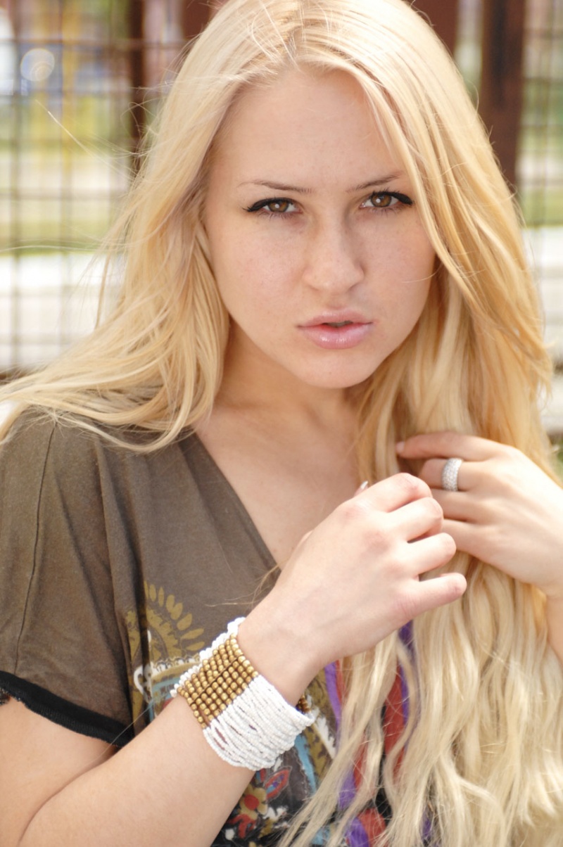 Female model photo shoot of elena shapoval in kiev,ukraine
