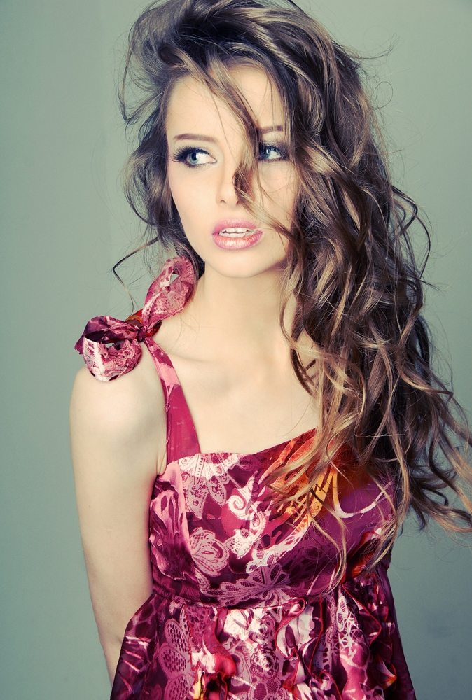 Female model photo shoot of Olya Mikhaylova