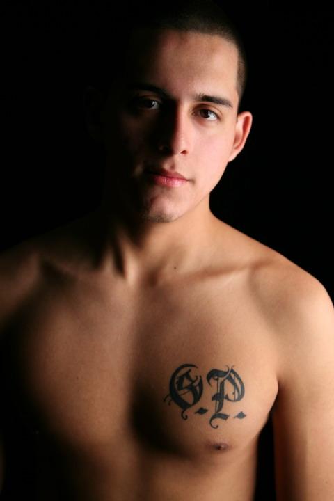 Male model photo shoot of Alejandro Bolivia