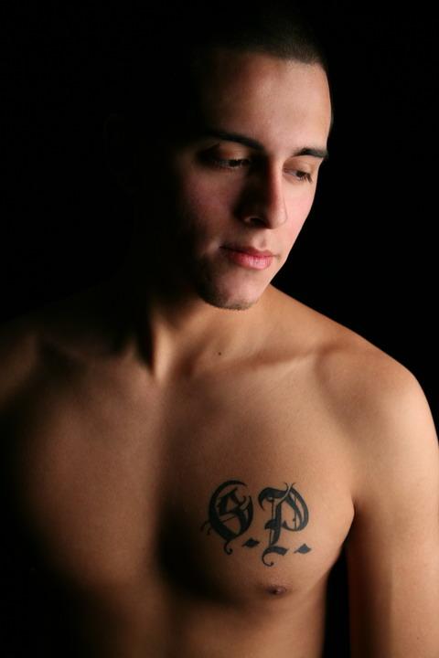 Male model photo shoot of Alejandro Bolivia