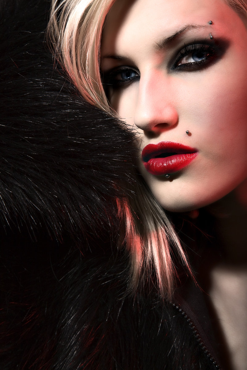 Female model photo shoot of Hana Zoe Schlesinger by Vlad Savin Photography