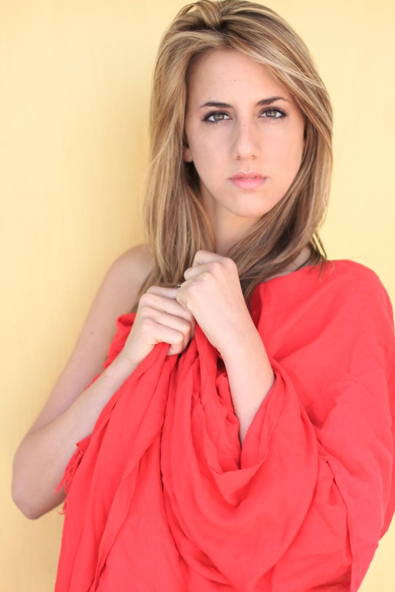 Female model photo shoot of Becky Bordo