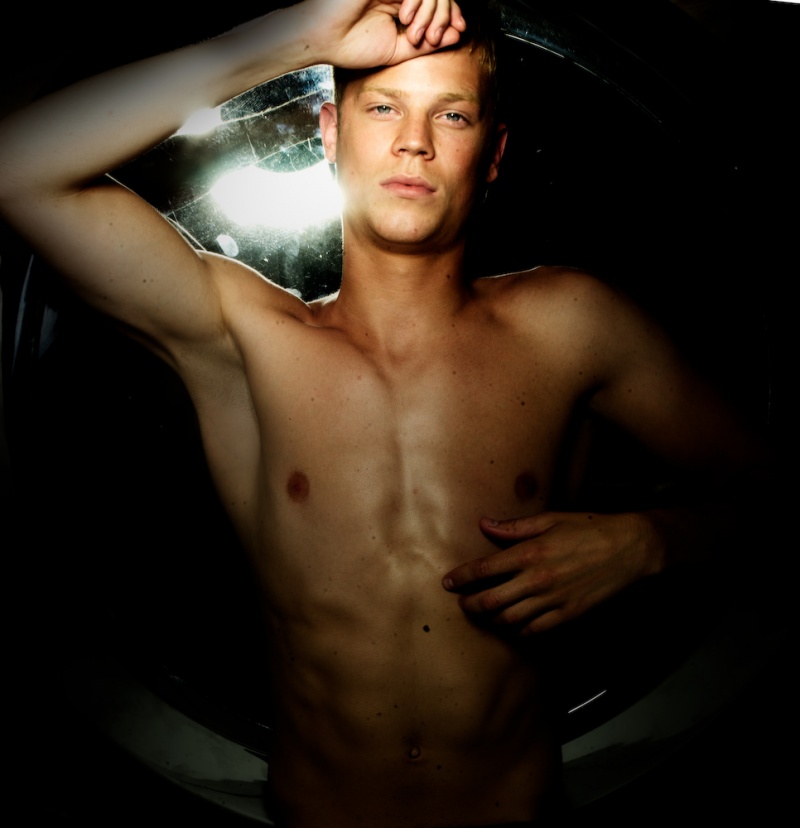 Male model photo shoot of Mark Vanda