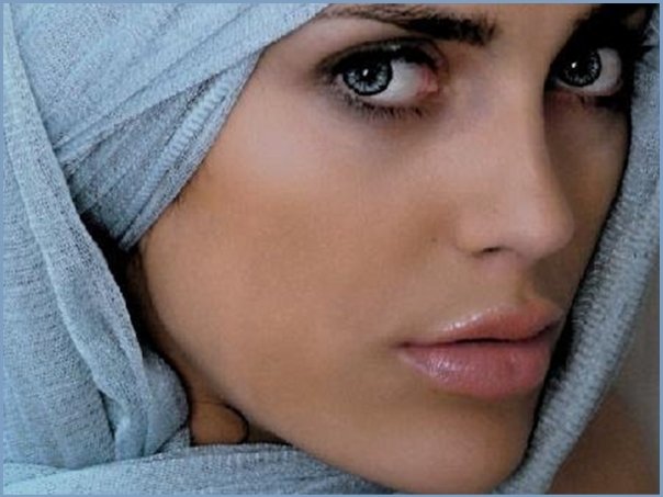 Female model photo shoot of gozde zay