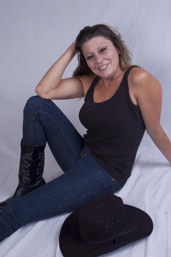Female model photo shoot of darla collier in Clovis