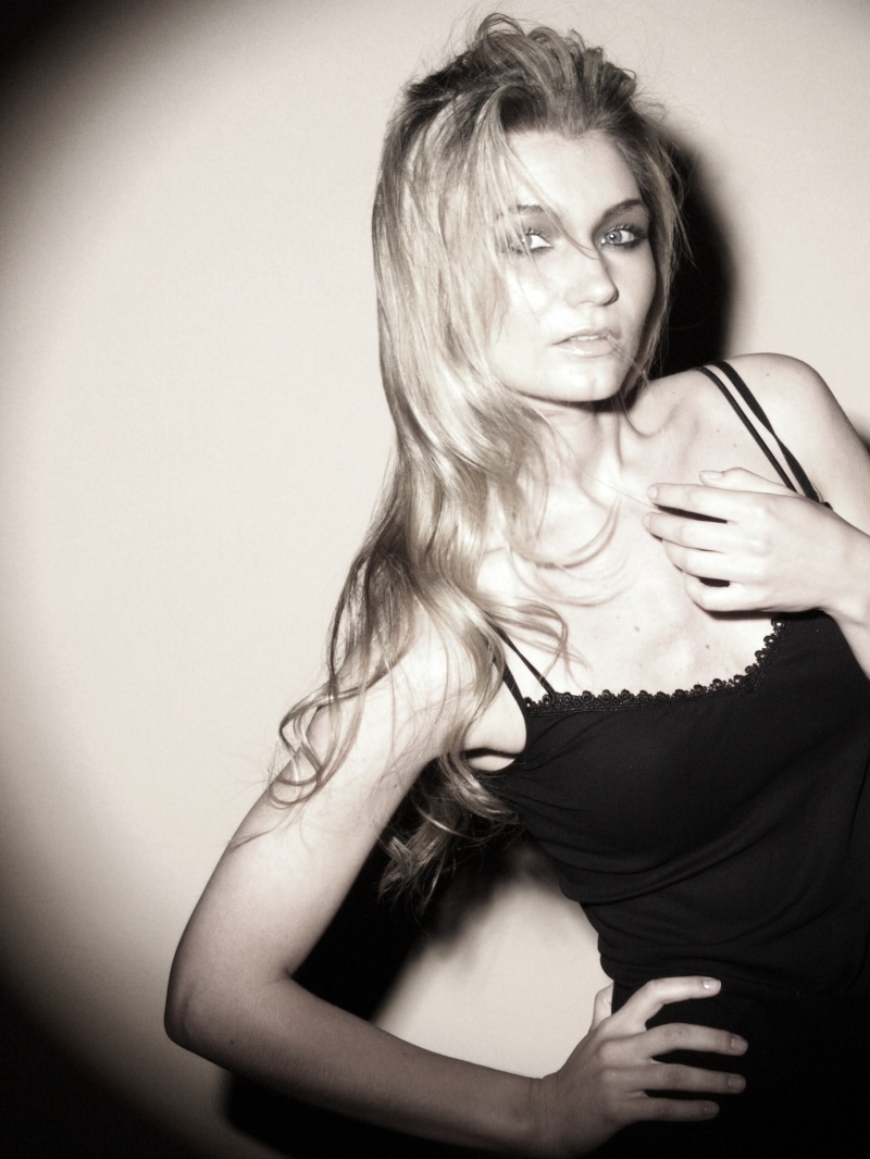 Female model photo shoot of Ilona Lica