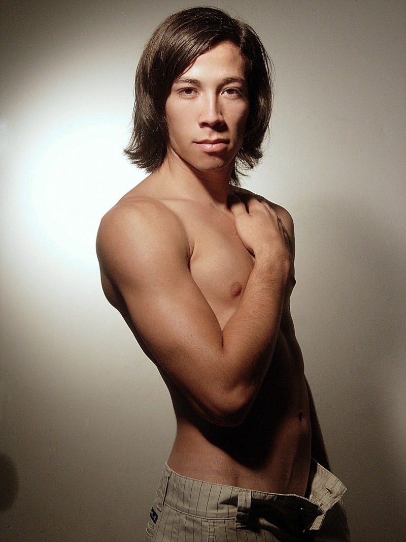 Male model photo shoot of LUIS ROJAS SIBAJA in ESTUDIO JOSE BARRANTES.
