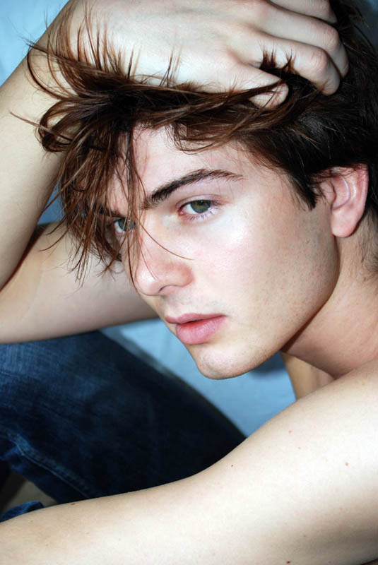 Male model photo shoot of Jonathan Bosworth