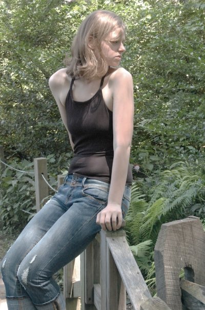 Female model photo shoot of Bella Scott
