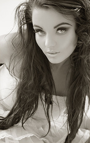 Female model photo shoot of Jennifer Rogers