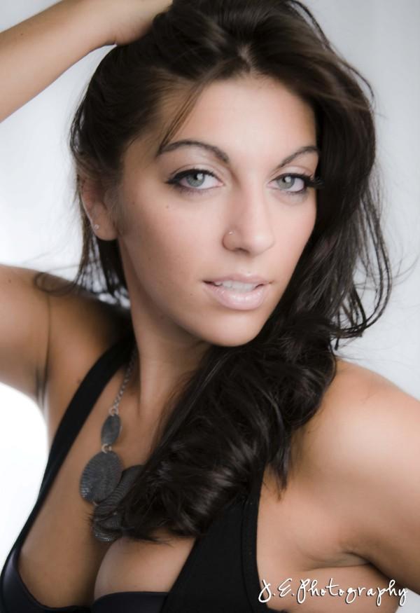 Female model photo shoot of Andrea M Alvarez by JEPhotography