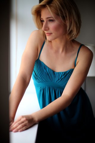 Female model photo shoot of Julie Buck