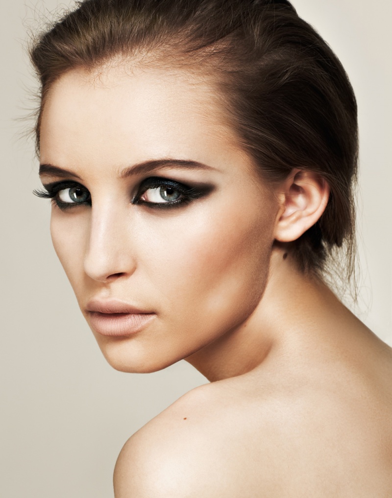 Female model photo shoot of Natalia_Taffarel in Studio