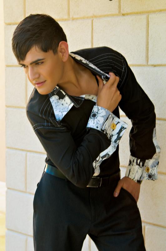 Male model photo shoot of Christian Giovanni