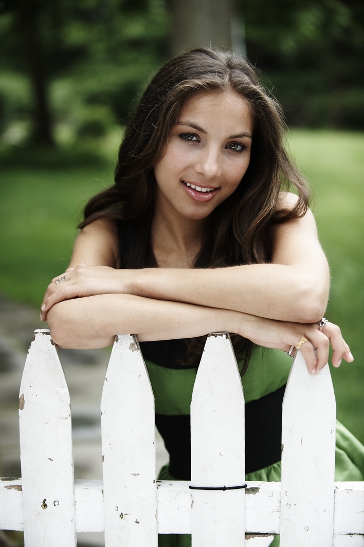 Female model photo shoot of Elana Jaroff