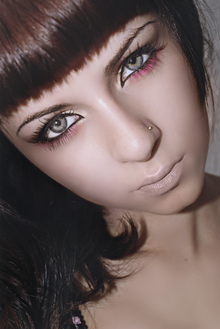 Female model photo shoot of Neon Lynxie Makeup