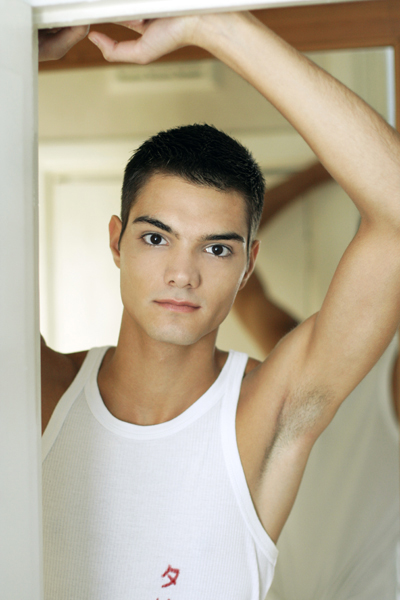 Male model photo shoot of Victor Calderon