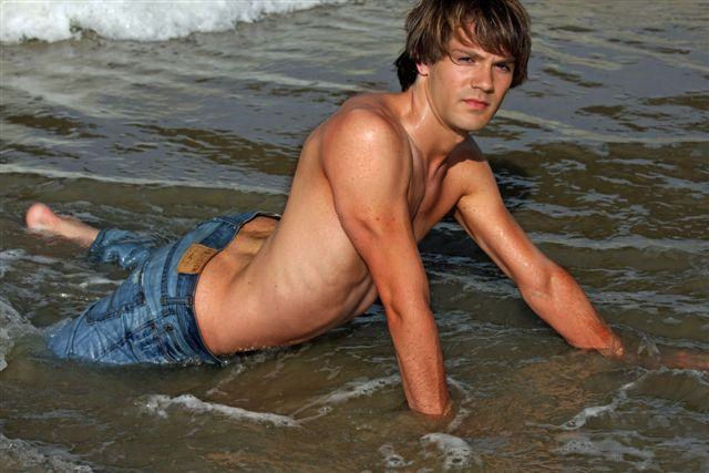 Male model photo shoot of Zach Kormanis