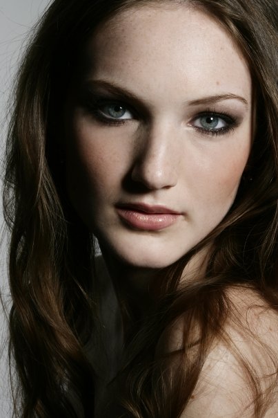 Female model photo shoot of Stephanie Wagg