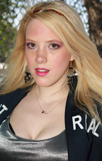 Female model photo shoot of FionaM in Hamilton Victoria Park