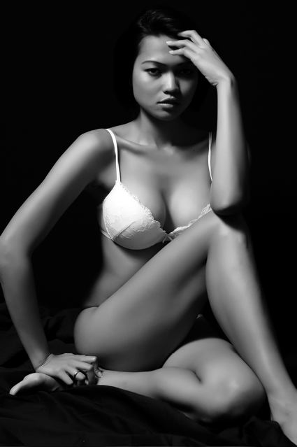Female model photo shoot of Yuliahk by Paul Aylett Photography