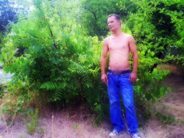 Male model photo shoot of Gary Watson in Murphy, Oregon