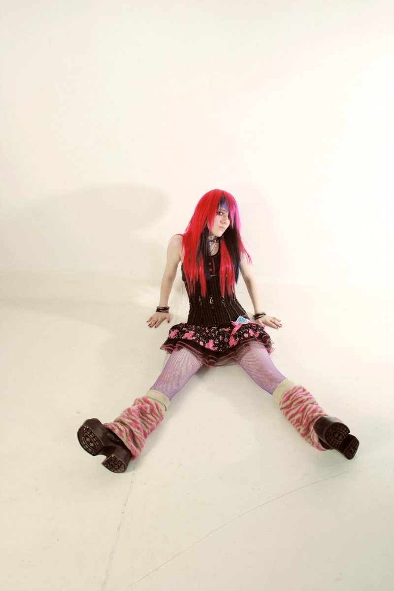 Female model photo shoot of xThe_Spooky_Kidx