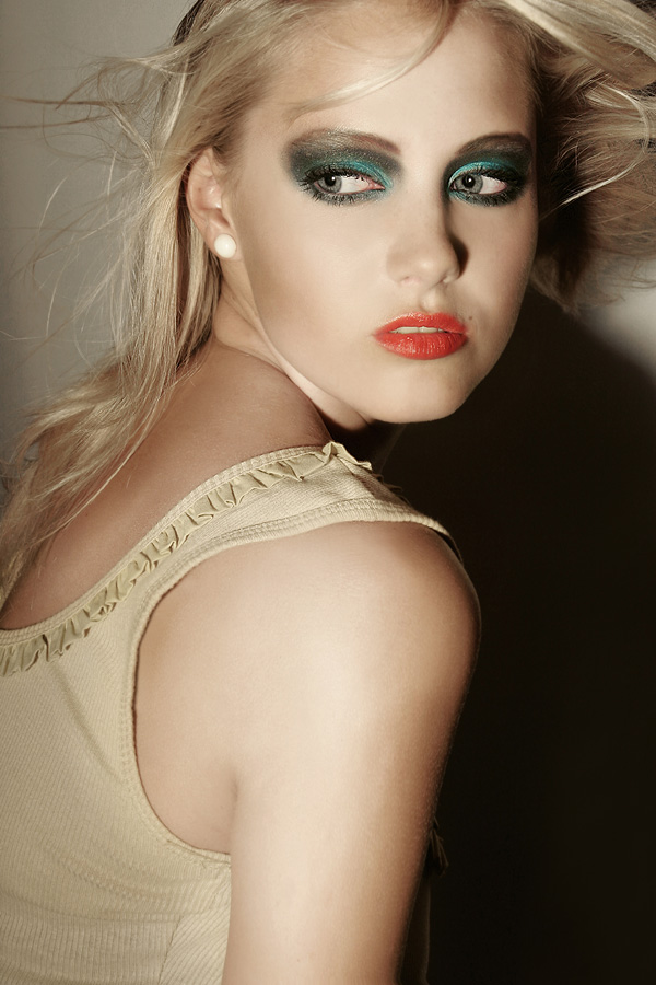 Female model photo shoot of bellafactory