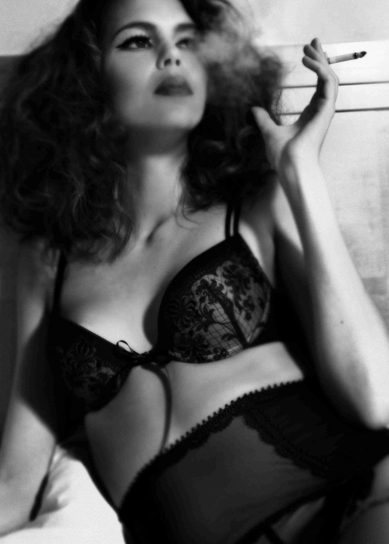 Female model photo shoot of Francesca Barone