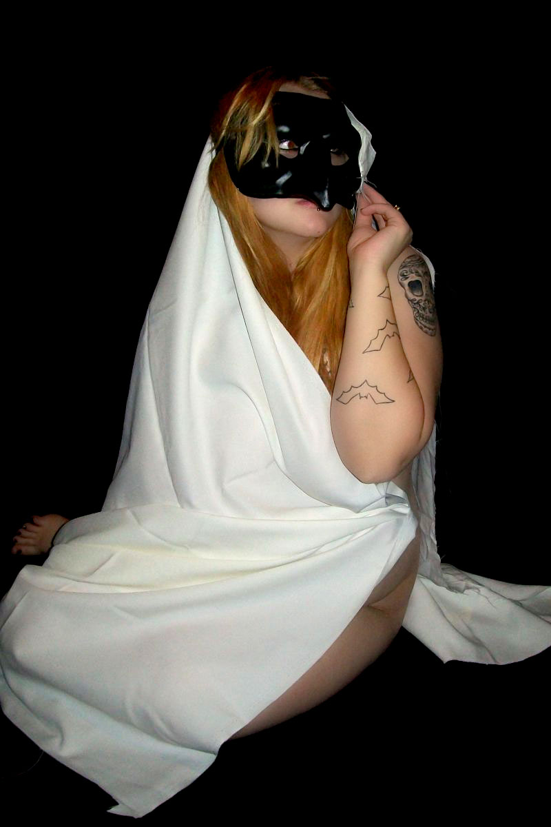 Female model photo shoot of Angi_Vendetta