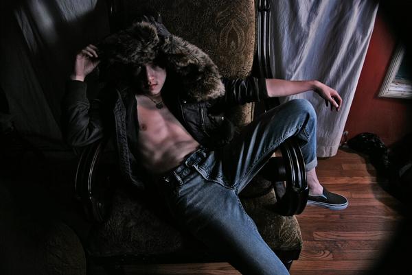 Male model photo shoot of Tuanonline