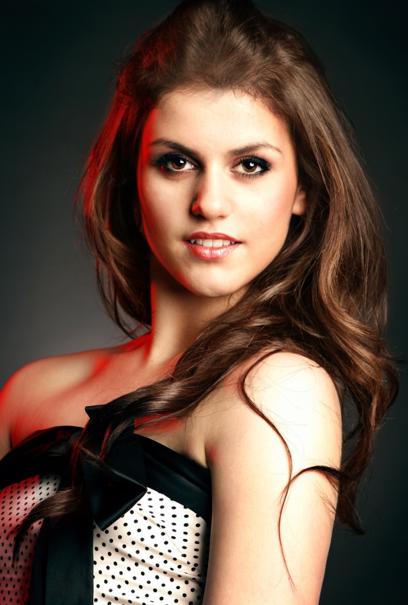 Female model photo shoot of Lindije Medini