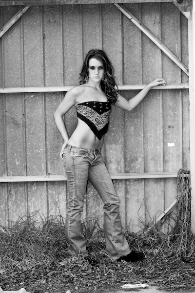 Female model photo shoot of Lauren Spencer