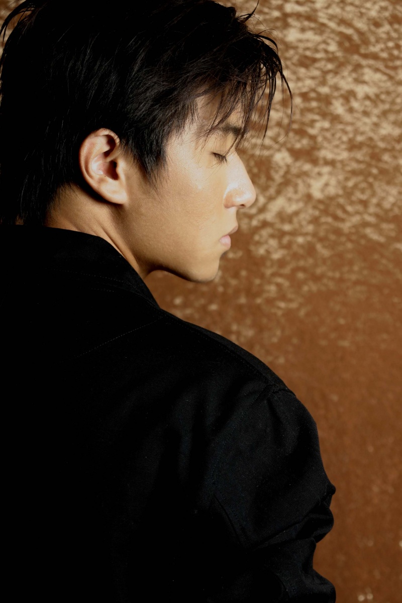 Male model photo shoot of kemura