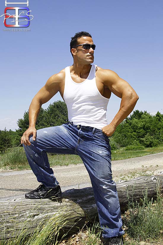Male model photo shoot of Rick Cancelino in May 2009 Connecticut