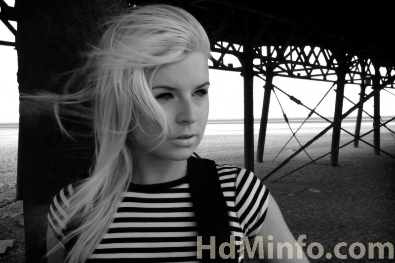 Female model photo shoot of Hannah Dornford-May