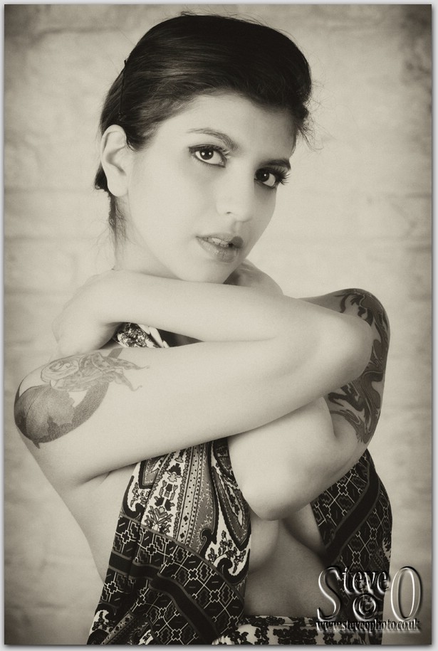 Female model photo shoot of dawn00 by Steveophoto