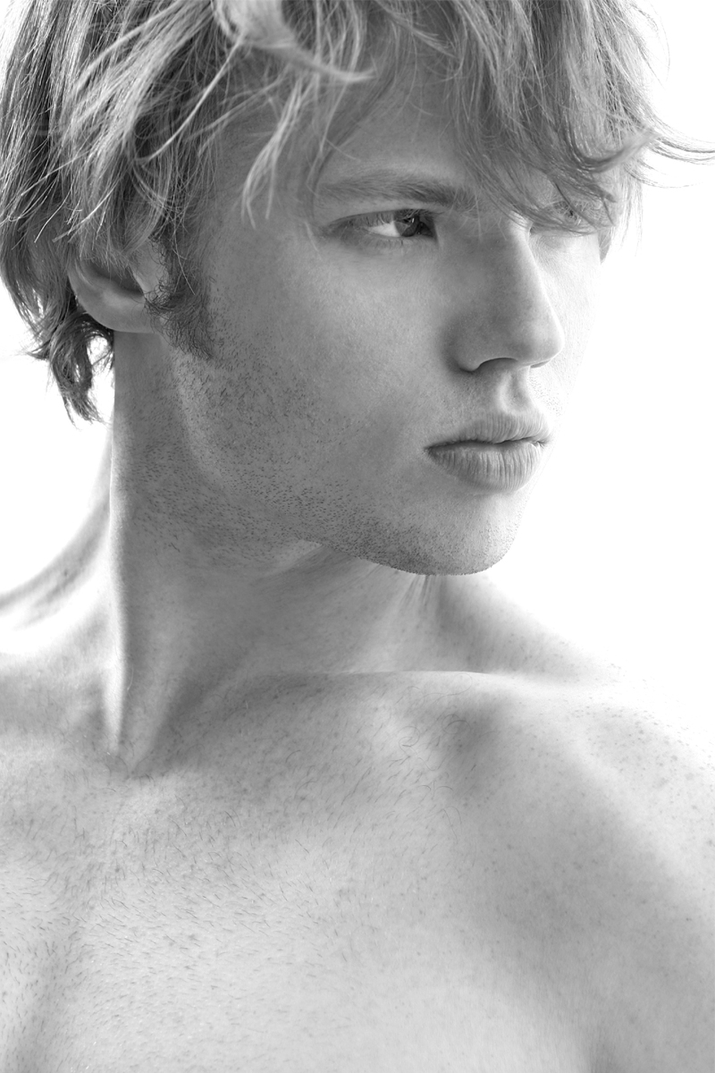 Male model photo shoot of Wesley MacInnes