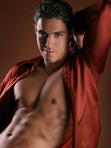 Male model photo shoot of RLuis