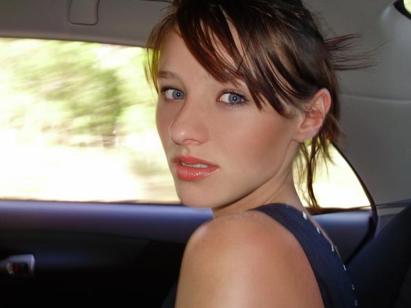 Female model photo shoot of Phoebe Plaut