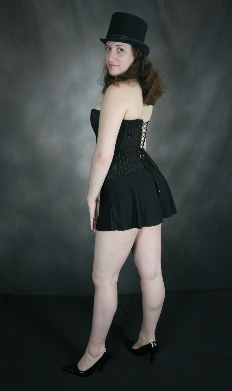 Female model photo shoot of Tie Me Up Tina by BeeSnapShot in June 29, 2009