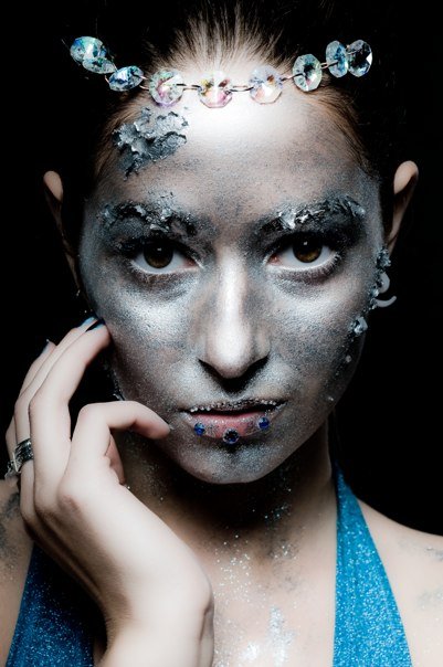 Female model photo shoot of Leslie Gray Makeup