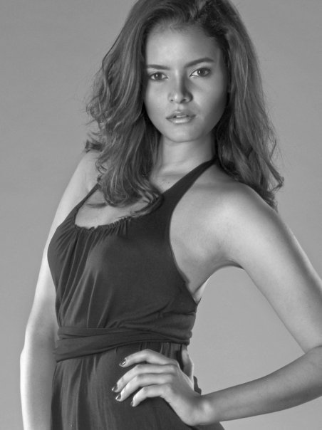 Female model photo shoot of helena bel